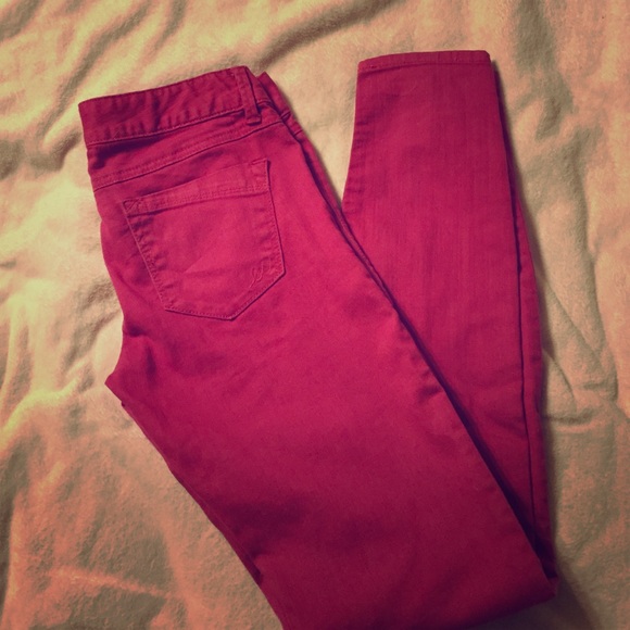 Hot pink Zelda cut express jeans in a size 0