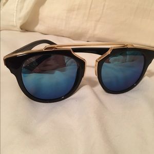 YHF Los Angeles flash lens sunglasses. Never worn!