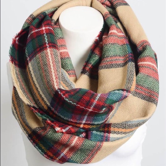 Chunky Knit Infinity Scarf - Picture 3 of 4