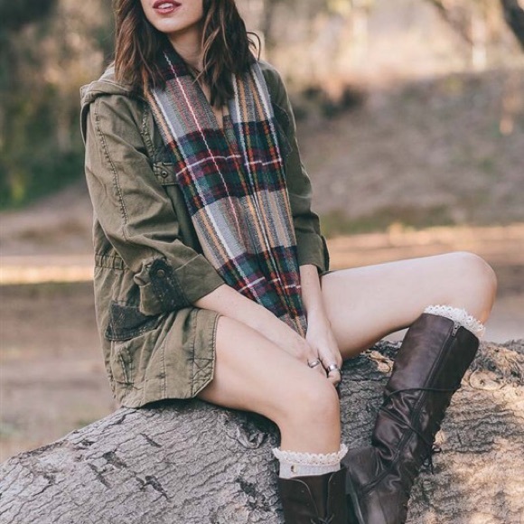 Chunky Knit Infinity Scarf - Picture 4 of 4