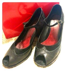 Vintage 40's Inspired Aerosoles Mary Jane Pumps