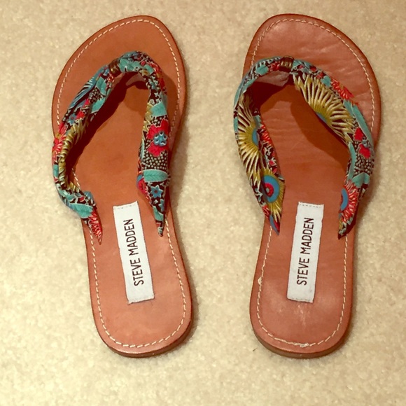 Floral Steve Madden sandals with cloth straps
