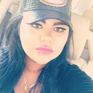 Meet your Posher, Alejandra