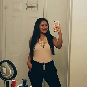 Meet your Posher, Elenne