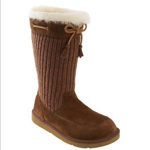Authentic Brand New UGG Suburb Crochet