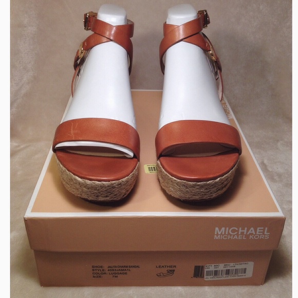New Michael Kors size 7M platform sandal