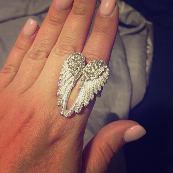 Angel wing ring