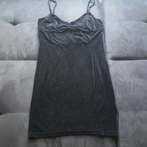 SOLD****H&M velvet midi dress