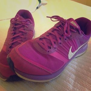 Nikes(GIVING AWAY SOON)