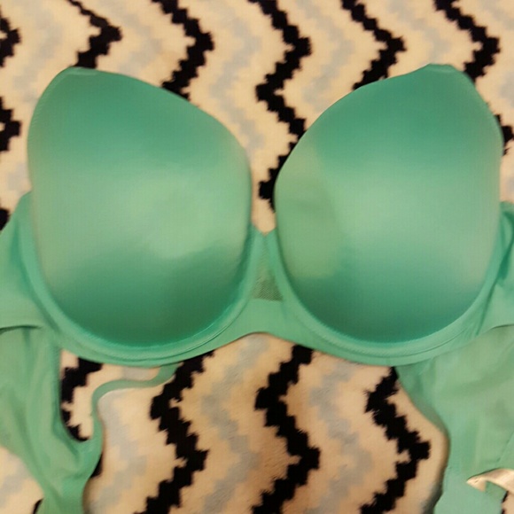 Cacique cooling bra size 42D