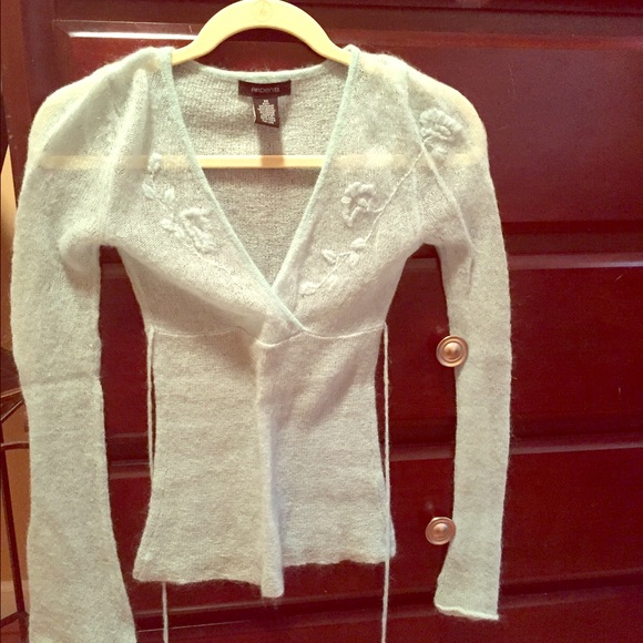 Lightweight sweater