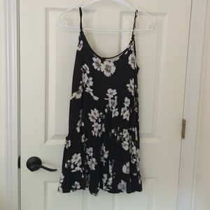 BRANDY MELVILLE RARE JADA FLORAL PRINT DRESS