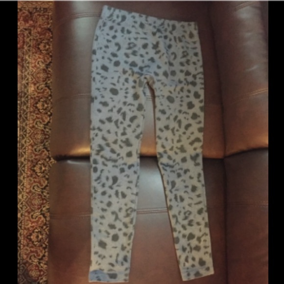 Cheetah leopard animal print grey leggings
