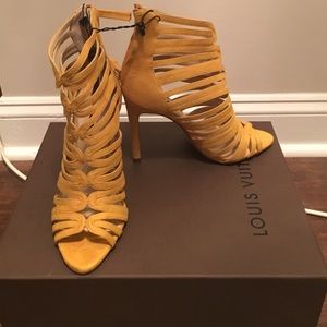 Mustard Zara high heels