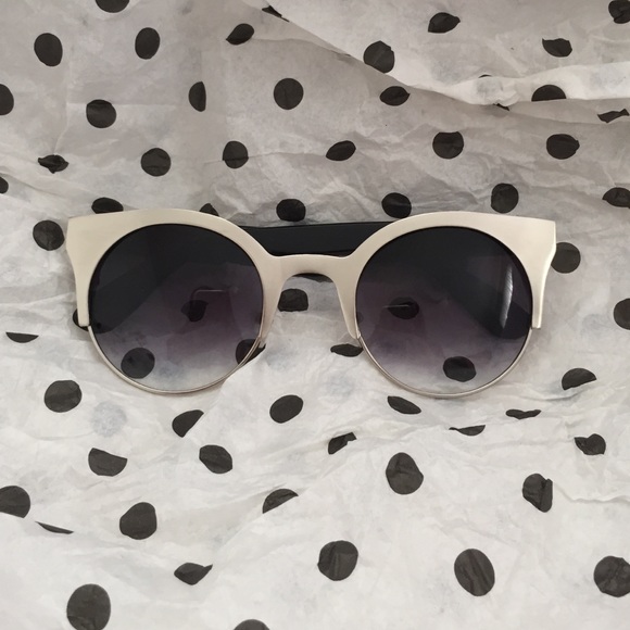 Instyle Silver & Black glasses
