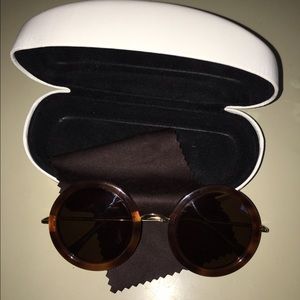 Linda Farrow " THE ROW 8-LIGHT TORTOISE SHELL"