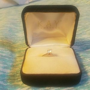 Diamond engagement ring in 14k white gold.