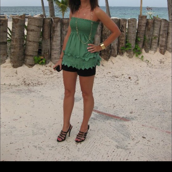 Gorgeous green bcbgmaxa tub top - Picture 2 of 3