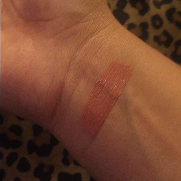 Makeup - Picture 3 of 4