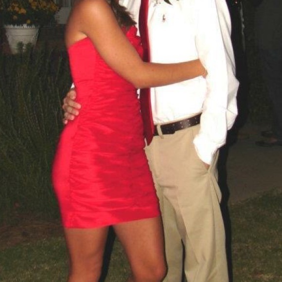 Red cocktail dress - Picture 2 of 4