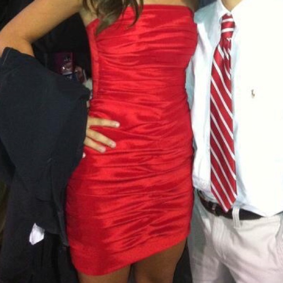 Red cocktail dress - Picture 3 of 4