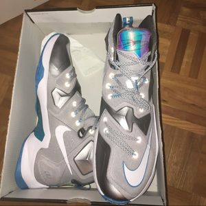 Nike LEBRON 13