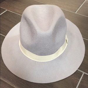 Gray hat