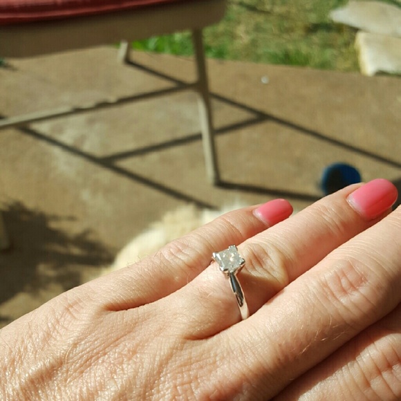 1 carat princess cut diamond ring
