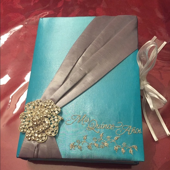 Quinceanera pillow and bible - Picture 3 of 4
