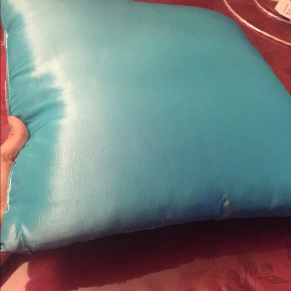 Quinceanera pillow and bible - Picture 4 of 4