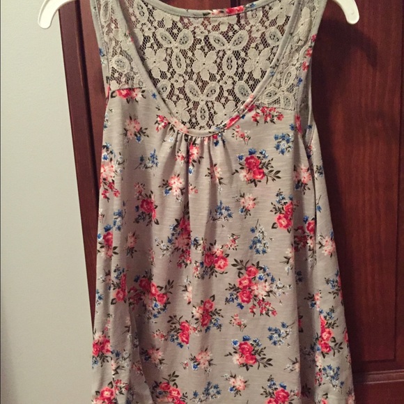Floral tank with lace