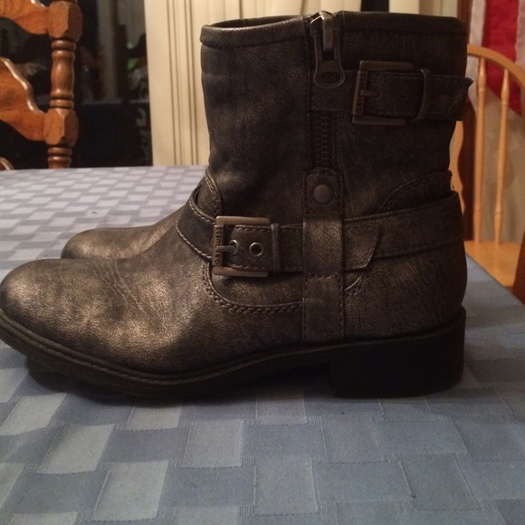 Guess ankle boots