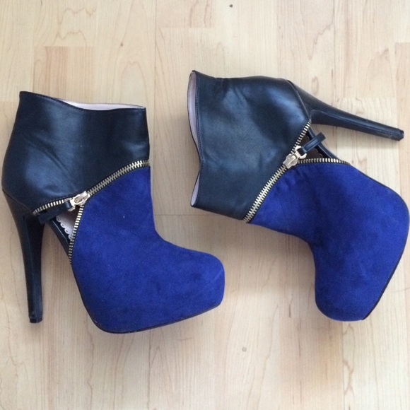 🔷LAST CALL🔷Black & blue suede booties