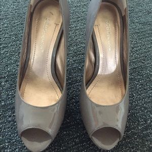 🦃PRICE DROP SALE Patent open toe heels. Size 7