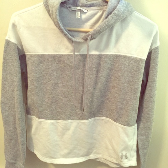 PINK Victoria's Secret Sweaters - 🔆🔆Victoria's Secret XS Sweatshirt🔆🔆