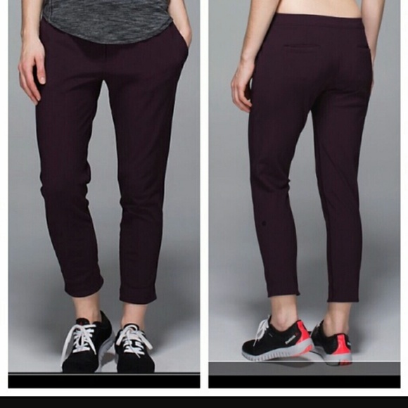 Lululemon size 10 GUC jet crops