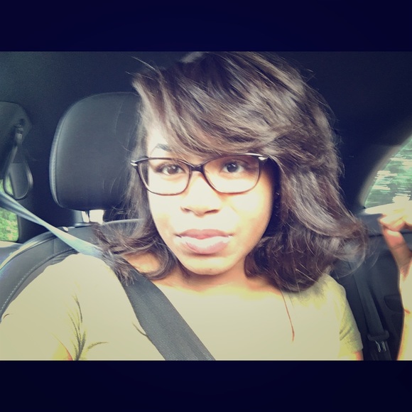 Meet your Posher, Myca