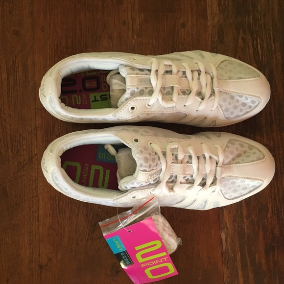 Cheer shoes