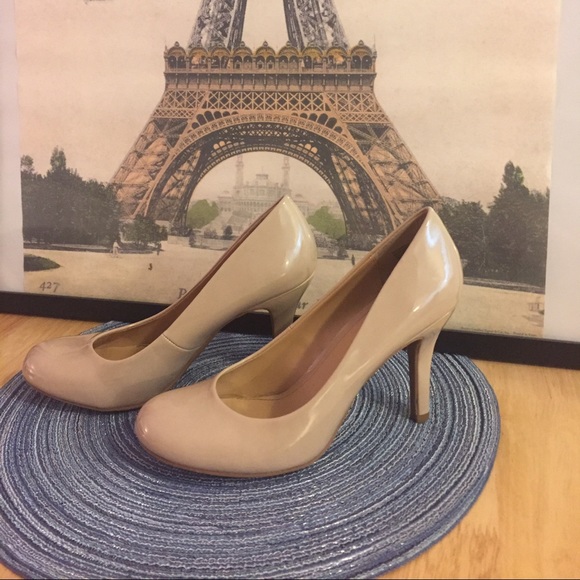Mootsies Tootsies Beige Patent Round Toe Pump 8.5