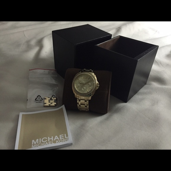 Michael Kors Women's Cameron Round Gold Watch - Picture 2 of 2