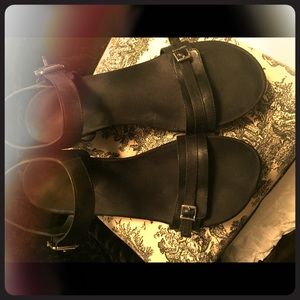 Vionic Orthaheel "Laurie" Sandal