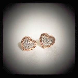 Stunning Heart Earrings PRICE FIRM THANKS!