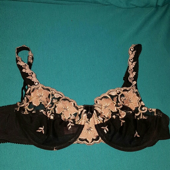 Victoria's Secret Embroidered Lace Bra 34C