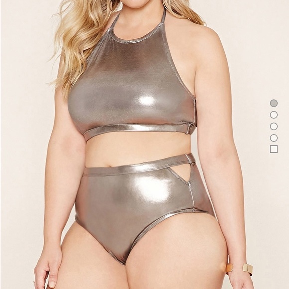 NWT silver bikini 1x top 2x bottom