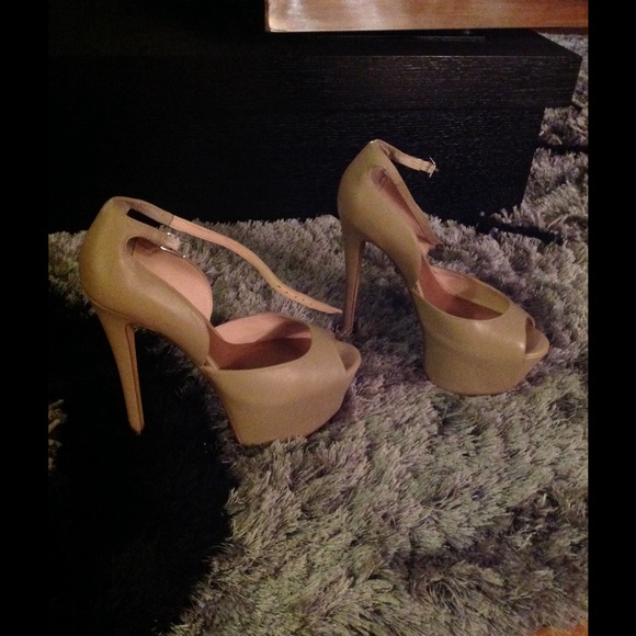 Shoes - Picture 2 of 2