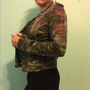 Trendy camo jacket!