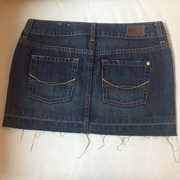 🎉LAST CALL🎉 Cutoff Jean Skirt - Picture 3 of 4