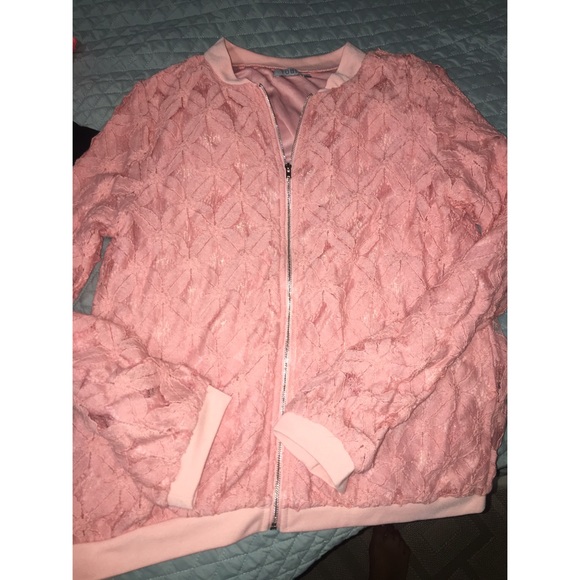 Lace outer - 100% polyester comfy, light zip up! - Picture 1 of 1