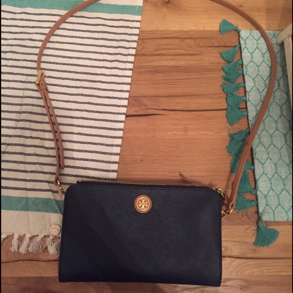 Tory Burch cross over - Picture 1 of 3