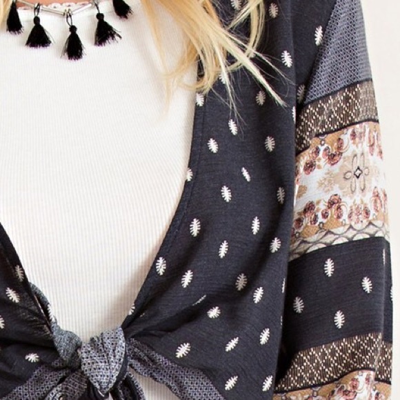 Cropped Tie Front Bell Sleeve Cardigan - Picture 3 of 4